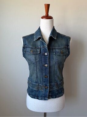 Crest Jeans blue denim vest small embroidery and button up front butterfly